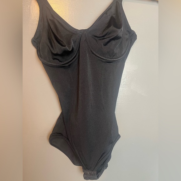 Body Slimmers by Nancy Ganz sz 36C Womens Shapewear Adjustable Strap - Picture 1 of 8